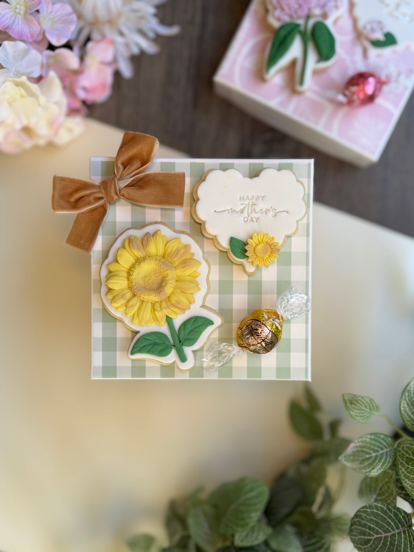 Heart & Bloom deluxe 2 cookie gift pack